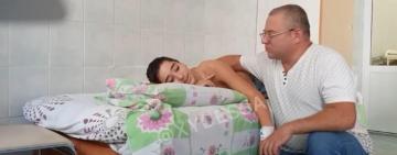 Отец мальчика, который напоролся на штырь на детской площадке, обвинил медиков в халатности (видео)